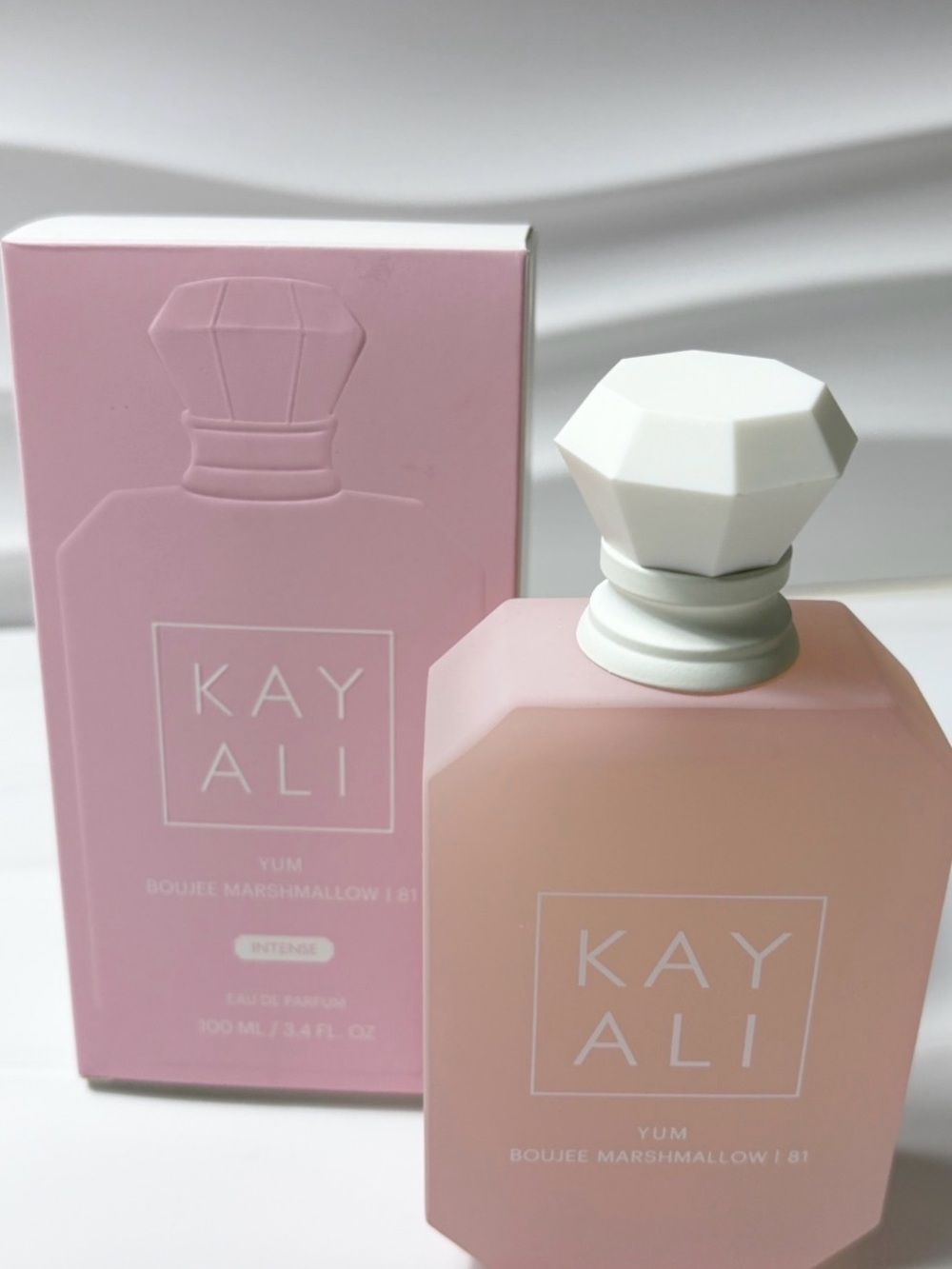 KAYALI Yum Boujee Marshmallow Pink Eau de Parfum - Picture 3 of 4